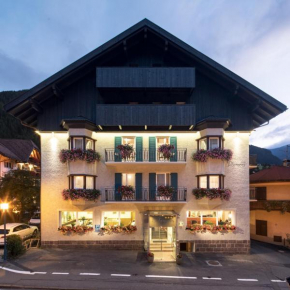  Hotel Garni Planaces  Ортизеи